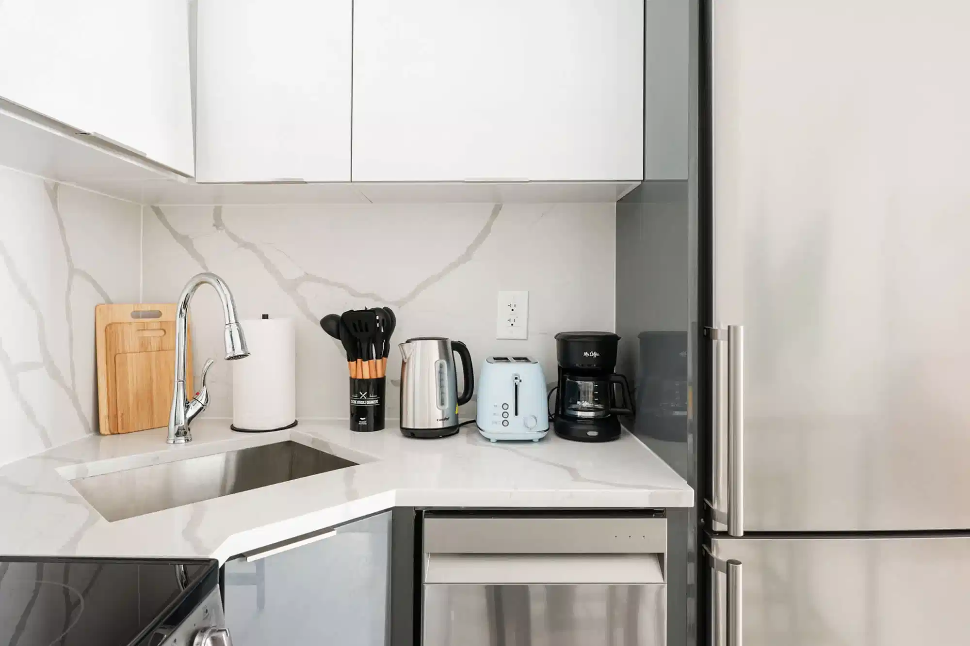 317-1B: 1 Bedroom and 1 Bathroom - Bedroom?w=400&h=260&fit=crop&q=40&auto=format&trim=auto