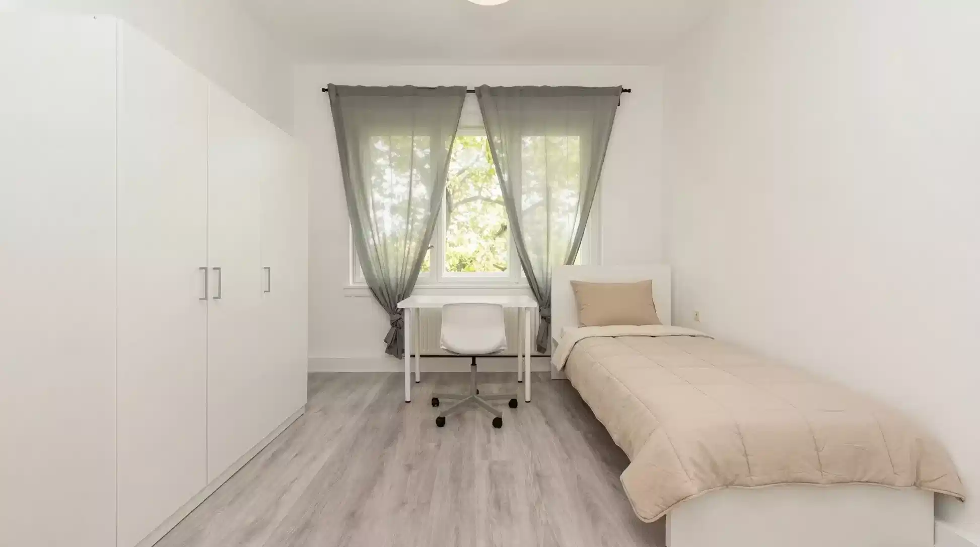 RM Friedrichsbrunner Straße 40, Room in a 2 Bed 1 Bath (#F40.31.1.)