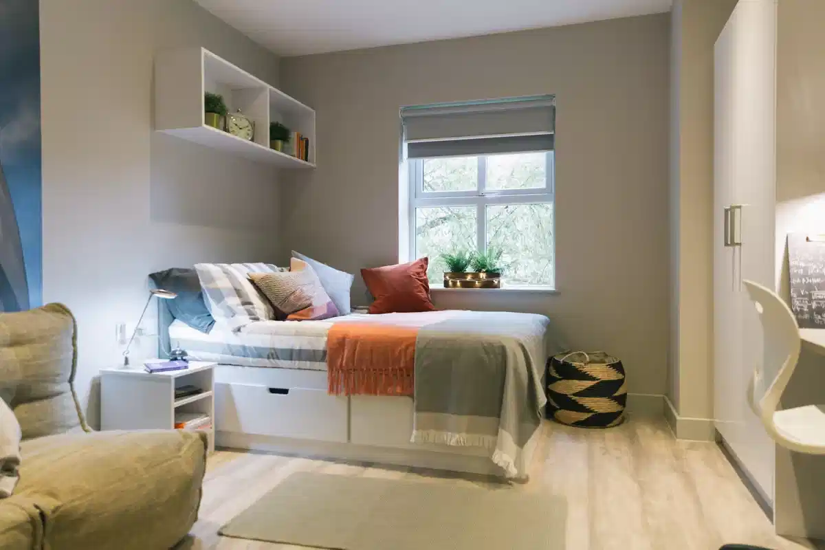 Classic 2 Bed Apartment - Amenities?w=400&h=260&fit=crop&q=40&auto=format&trim=auto