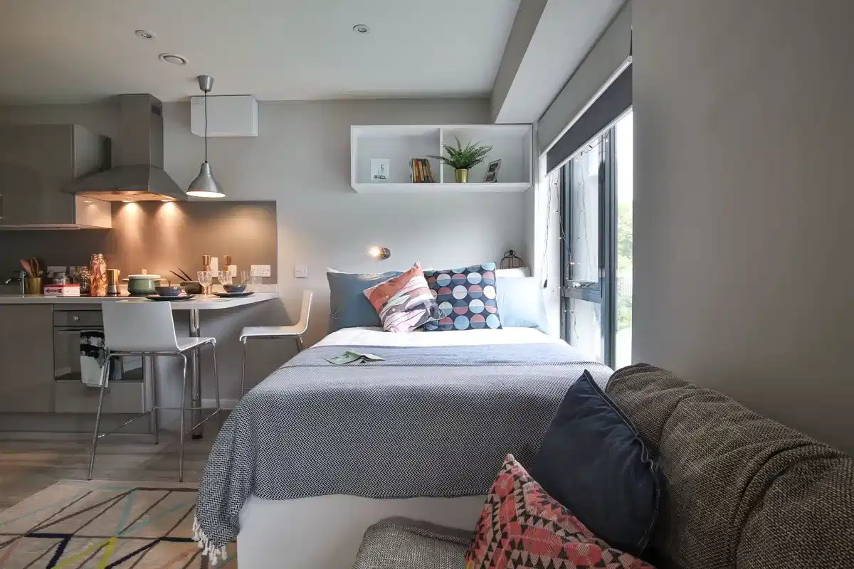 Amenities?w=400&h=260&fit=crop&q=40&auto=format&trim=auto