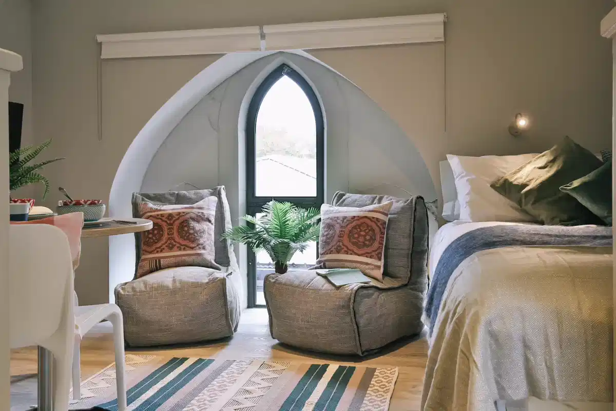 Common Area?w=400&h=260&fit=crop&q=40&auto=format&trim=auto