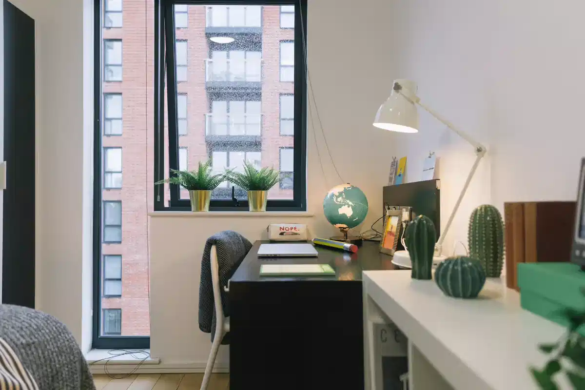 Classic Studio - Bedroom?w=400&h=260&fit=crop&q=40&auto=format&trim=auto