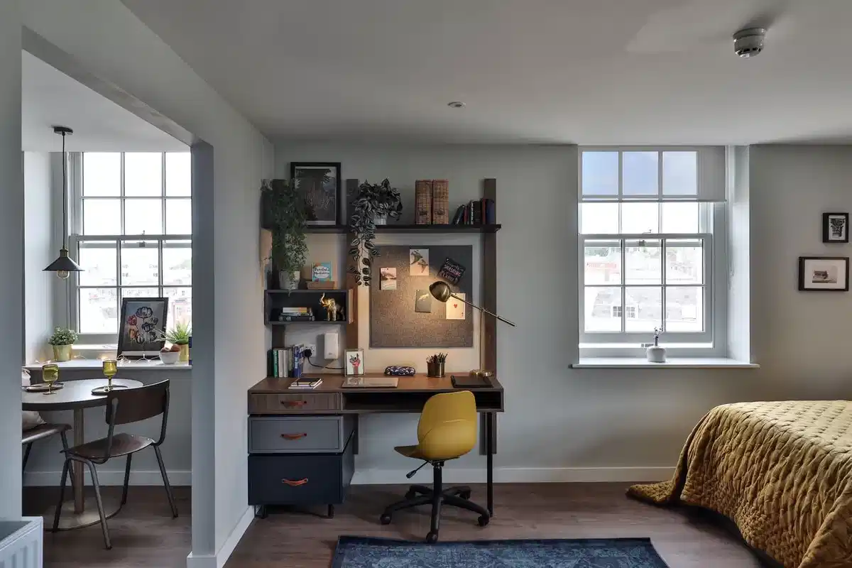 Amenities?w=400&h=260&fit=crop&q=40&auto=format&trim=auto