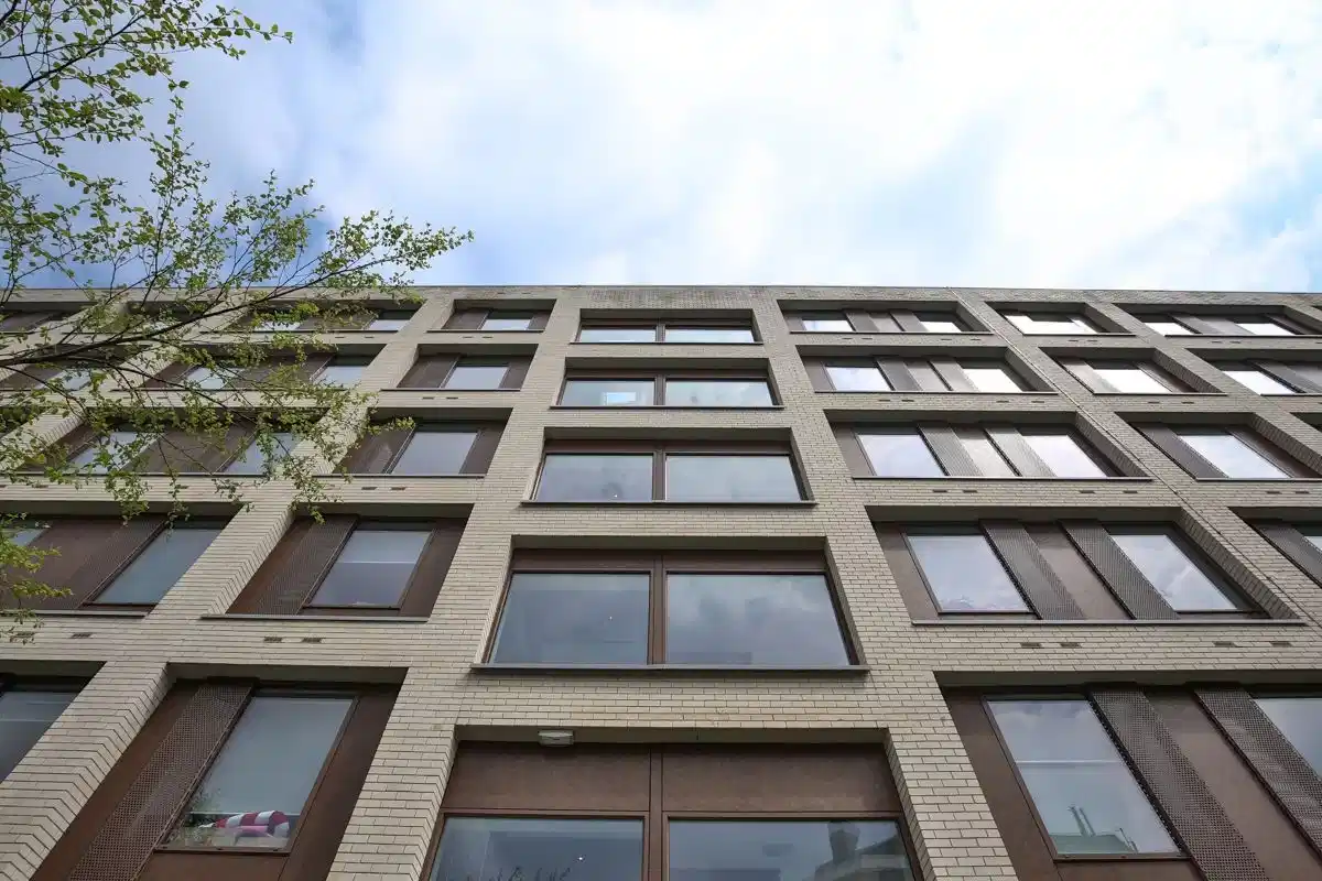 Amenities?w=400&h=260&fit=crop&q=40&auto=format&trim=auto