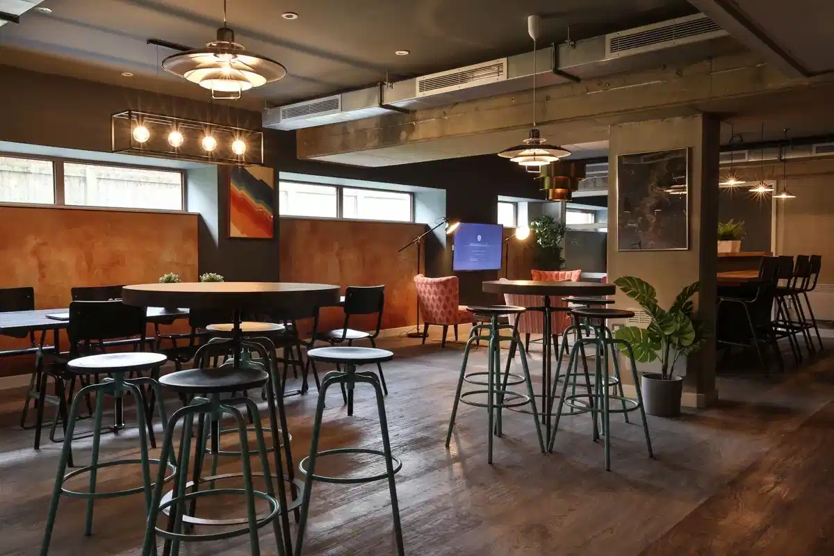 Victoria Point, Manchester - Manchester, England, United Kingdom - Amenities