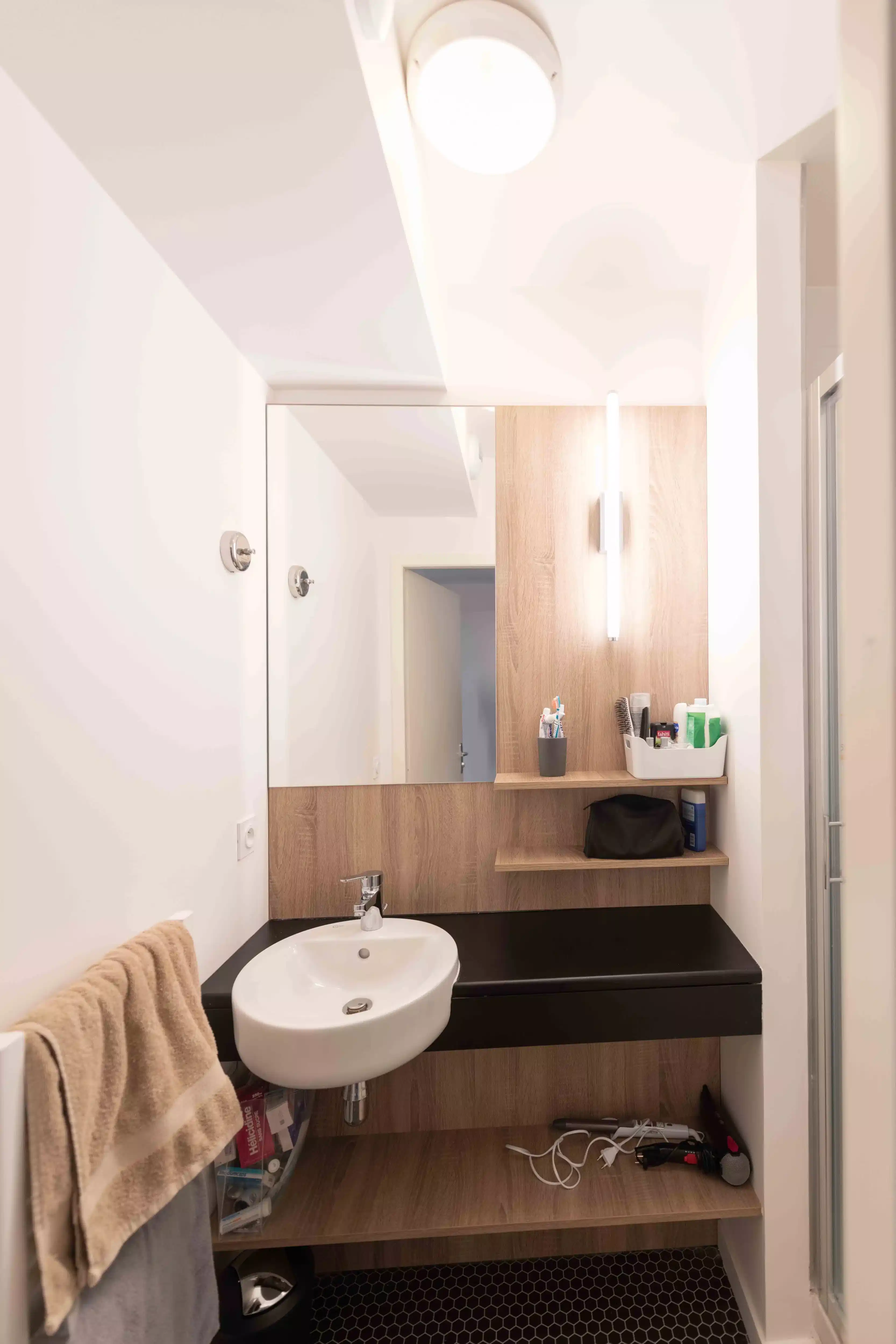 Common Area?w=400&h=260&fit=crop&q=40&auto=format&trim=auto