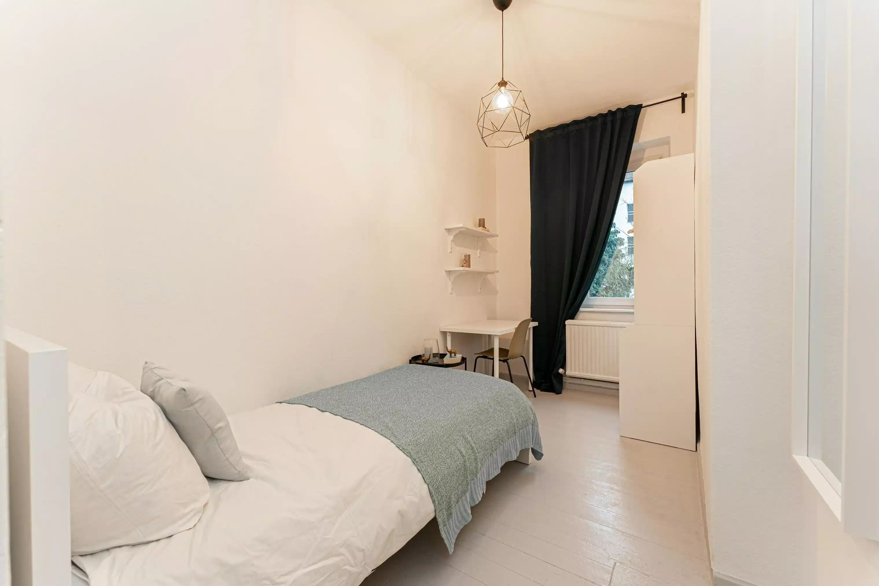 Room In 3 Bed 1 Bath (#L43.11.3.)