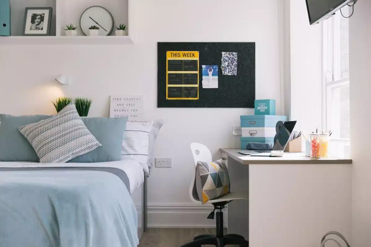 Amenities?w=400&h=260&fit=crop&q=40&auto=format&trim=auto