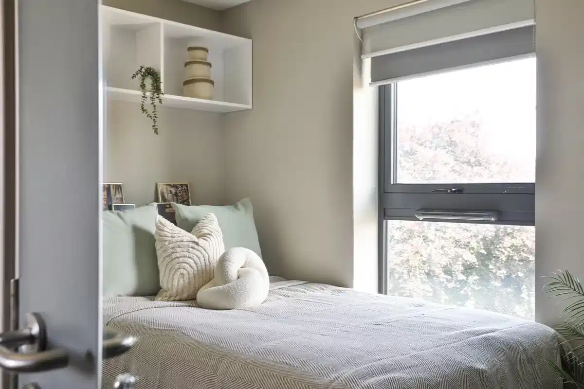 Amenities?w=400&h=260&fit=crop&q=40&auto=format&trim=auto