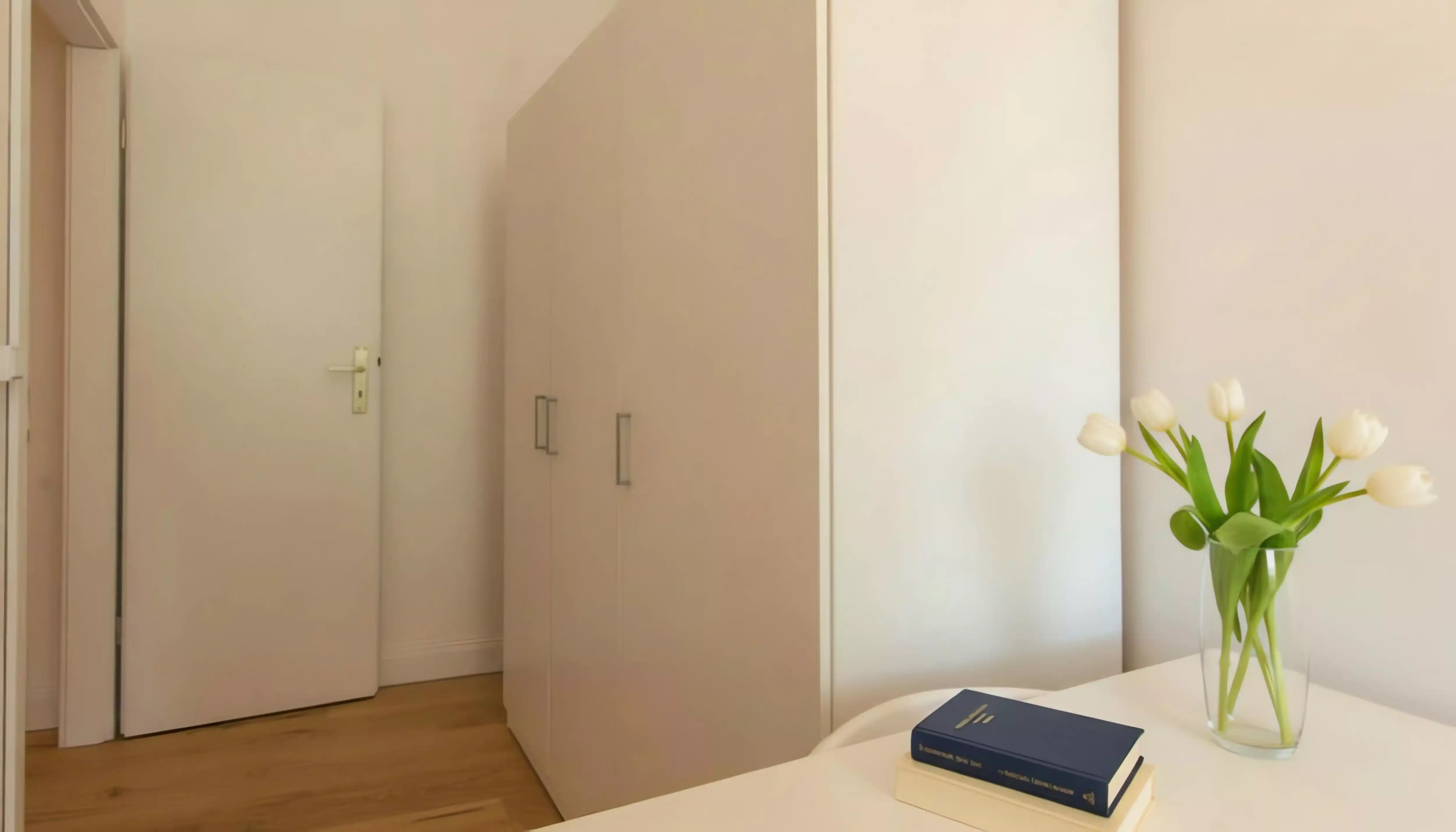 Room In 6 Bed 1 Bath (#SCH41.4.) - Bedroom?w=400&h=260&fit=crop&q=40&auto=format&trim=auto