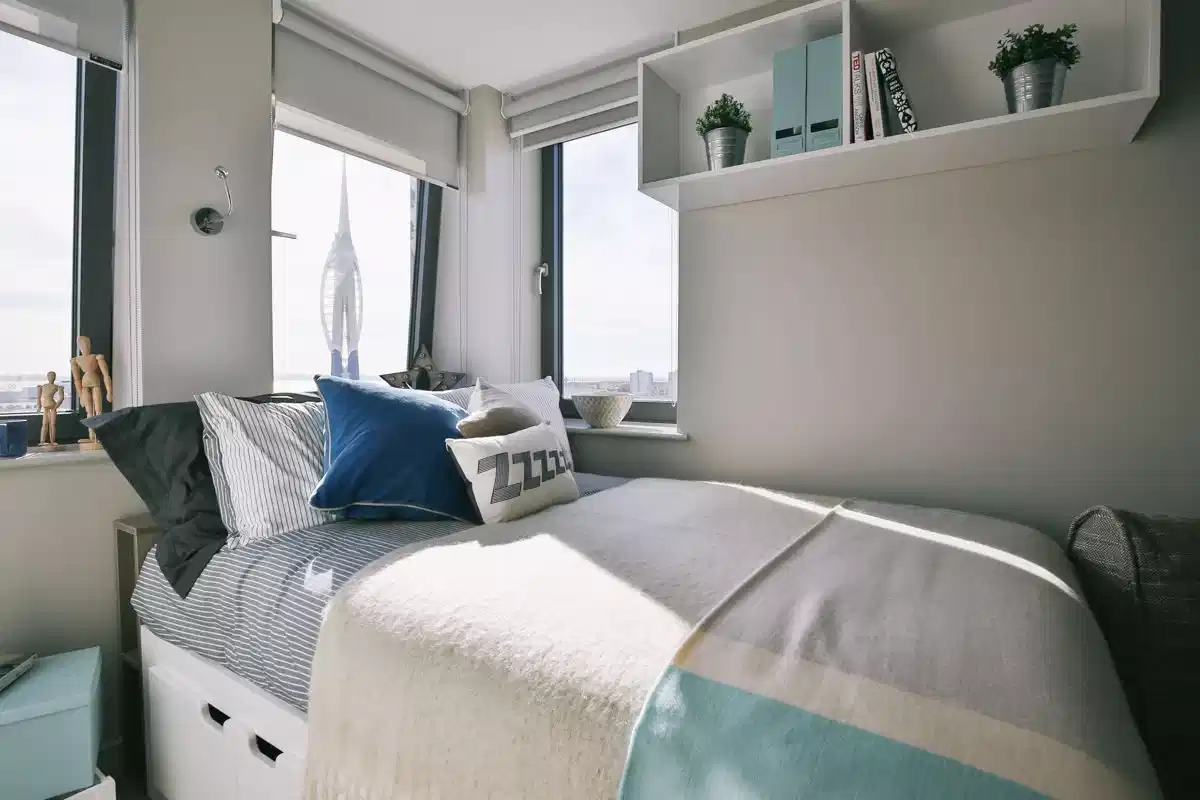 Amenities?w=400&h=260&fit=crop&q=40&auto=format&trim=auto