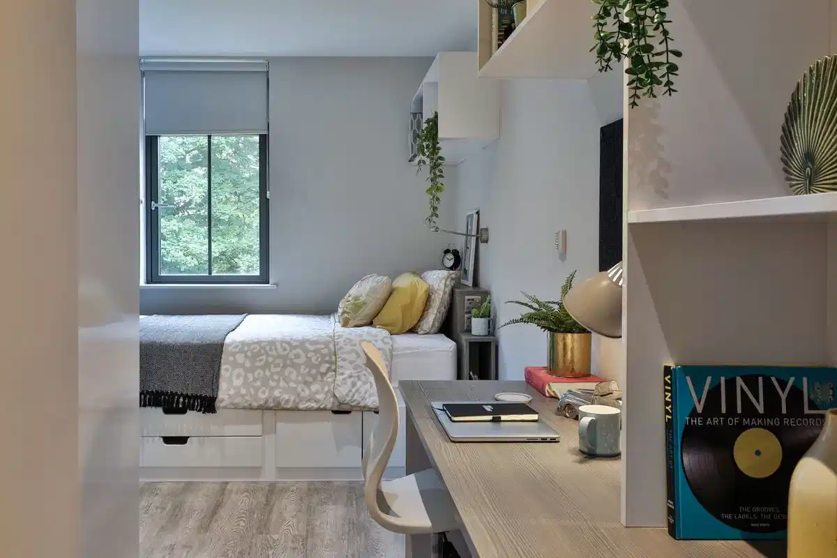 Amenities?w=400&h=260&fit=crop&q=40&auto=format&trim=auto