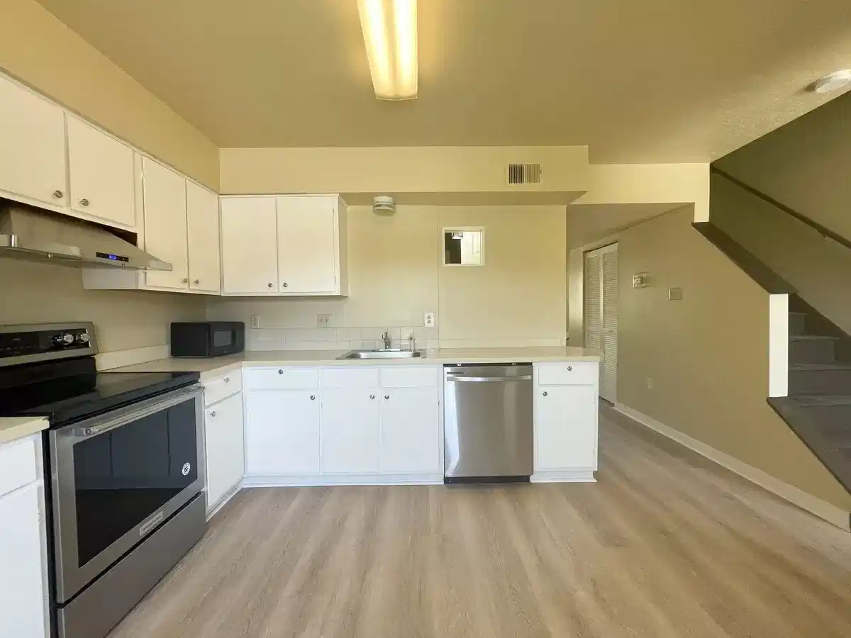 Amenities?w=400&h=260&fit=crop&q=40&auto=format&trim=auto