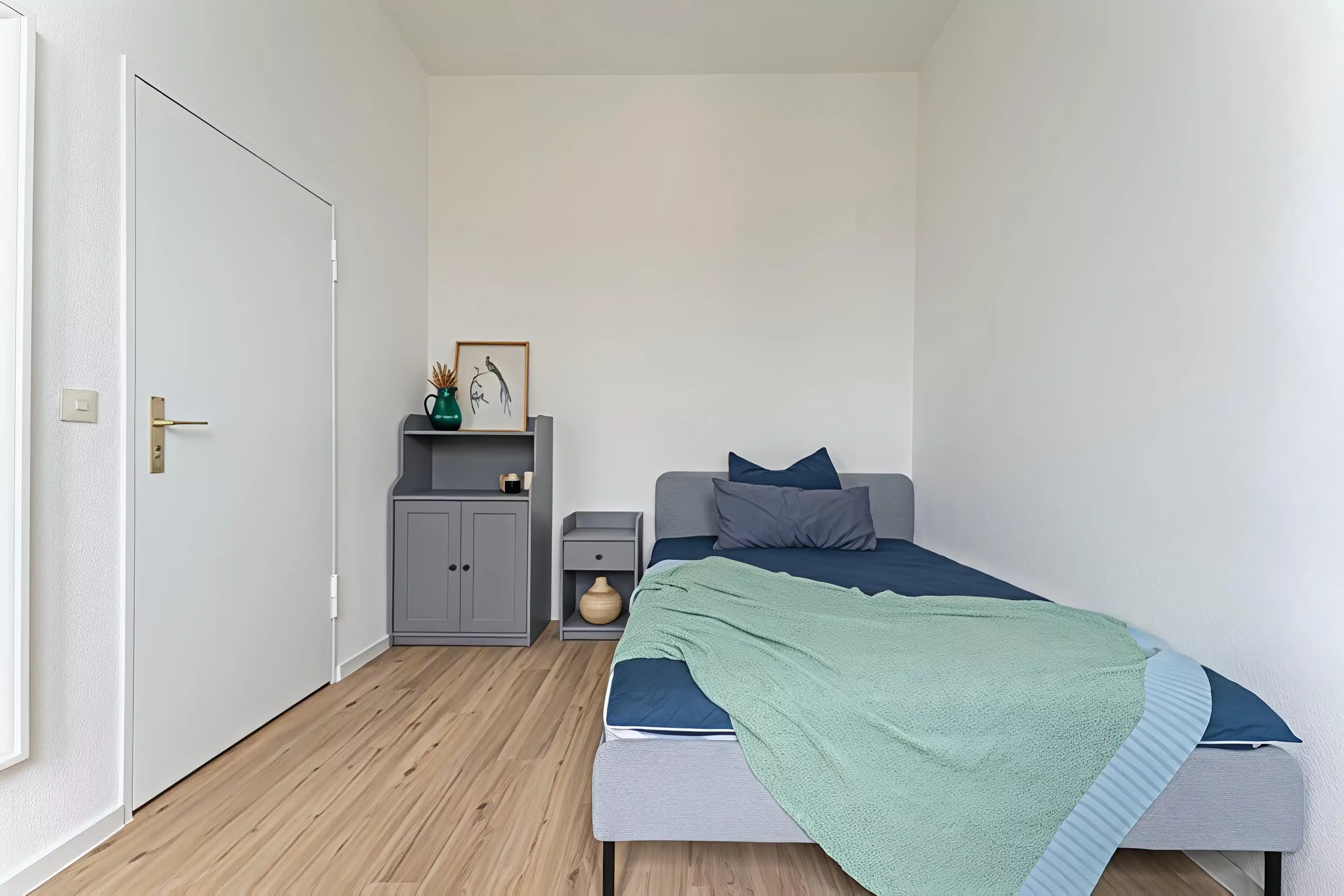 Room In 3 Bed 1 Bath (#62.2.106.)