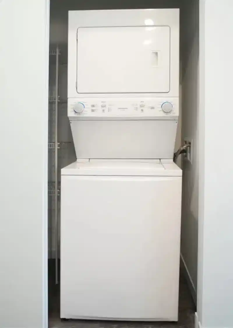 Common Area?w=400&h=260&fit=crop&q=40&auto=format&trim=auto