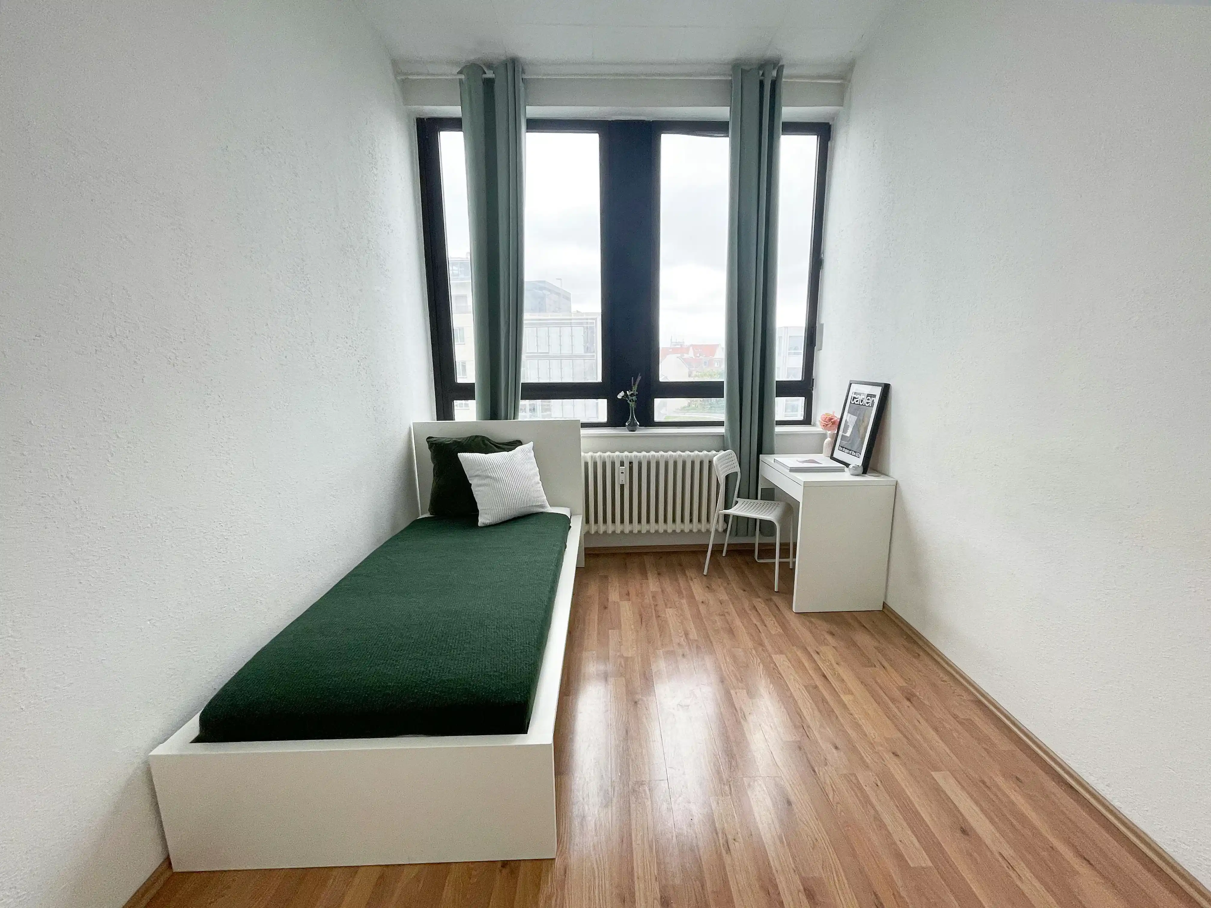 Room In 3 Bed 1 Bath (#63.2.106.)