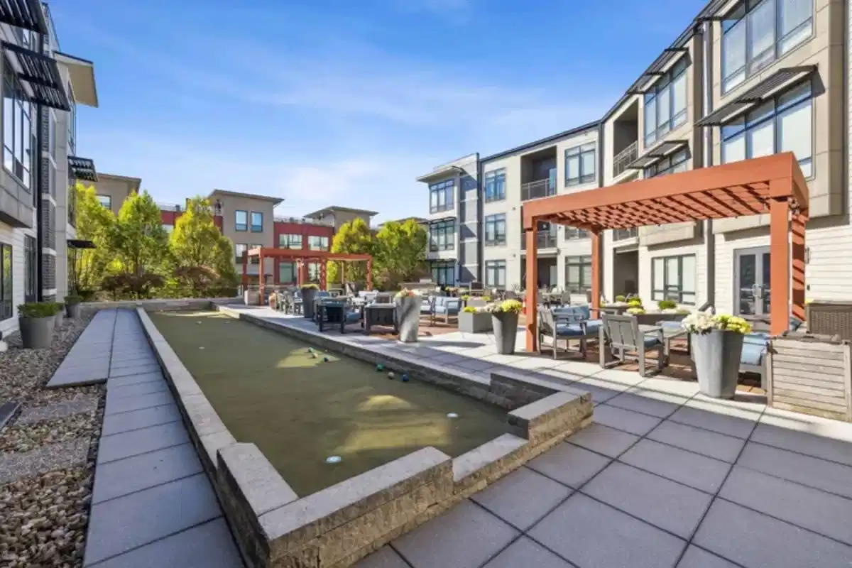 Aston Place, Columbus 5