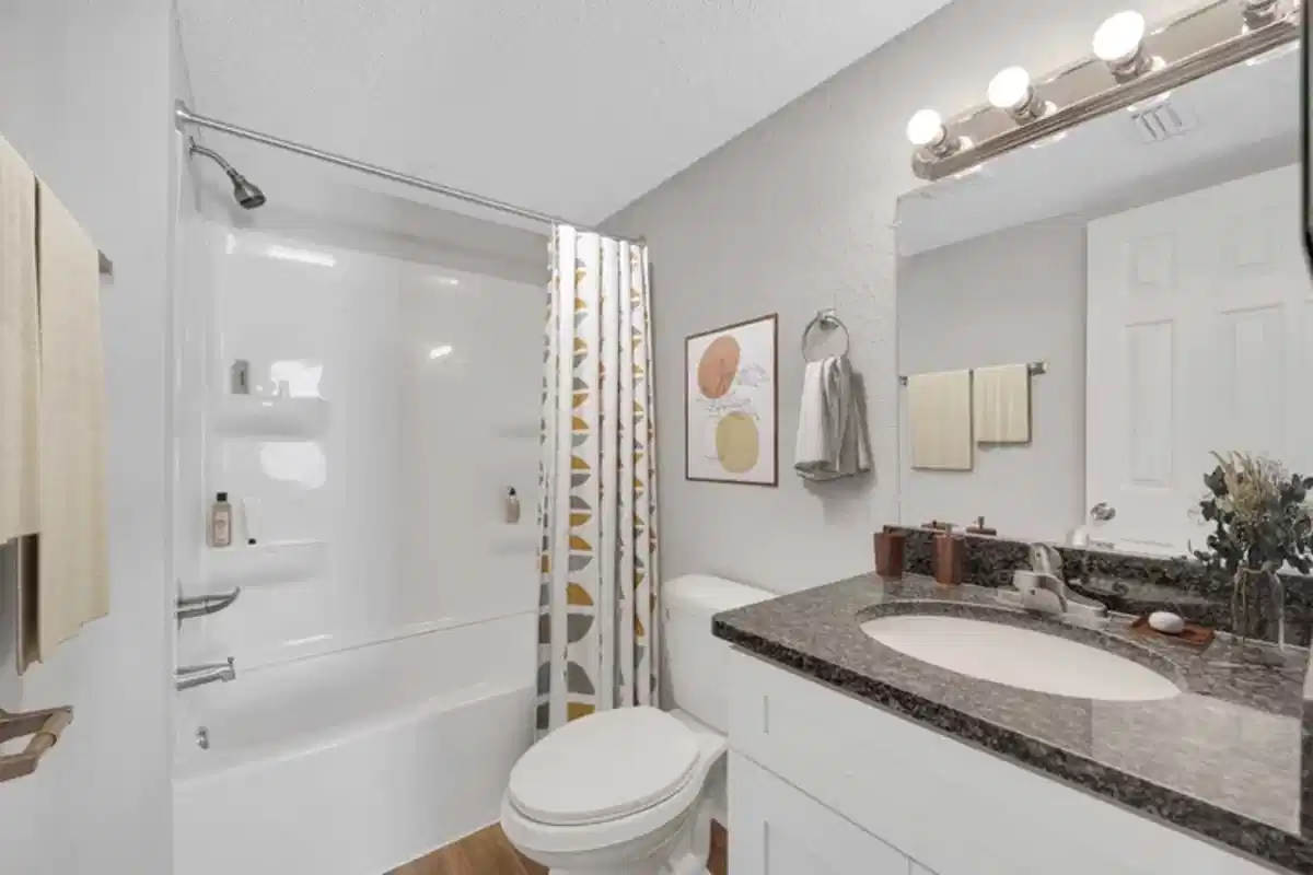 Edenfield Shores, Jacksonville - Jacksonville, Florida, United States - Bathroom