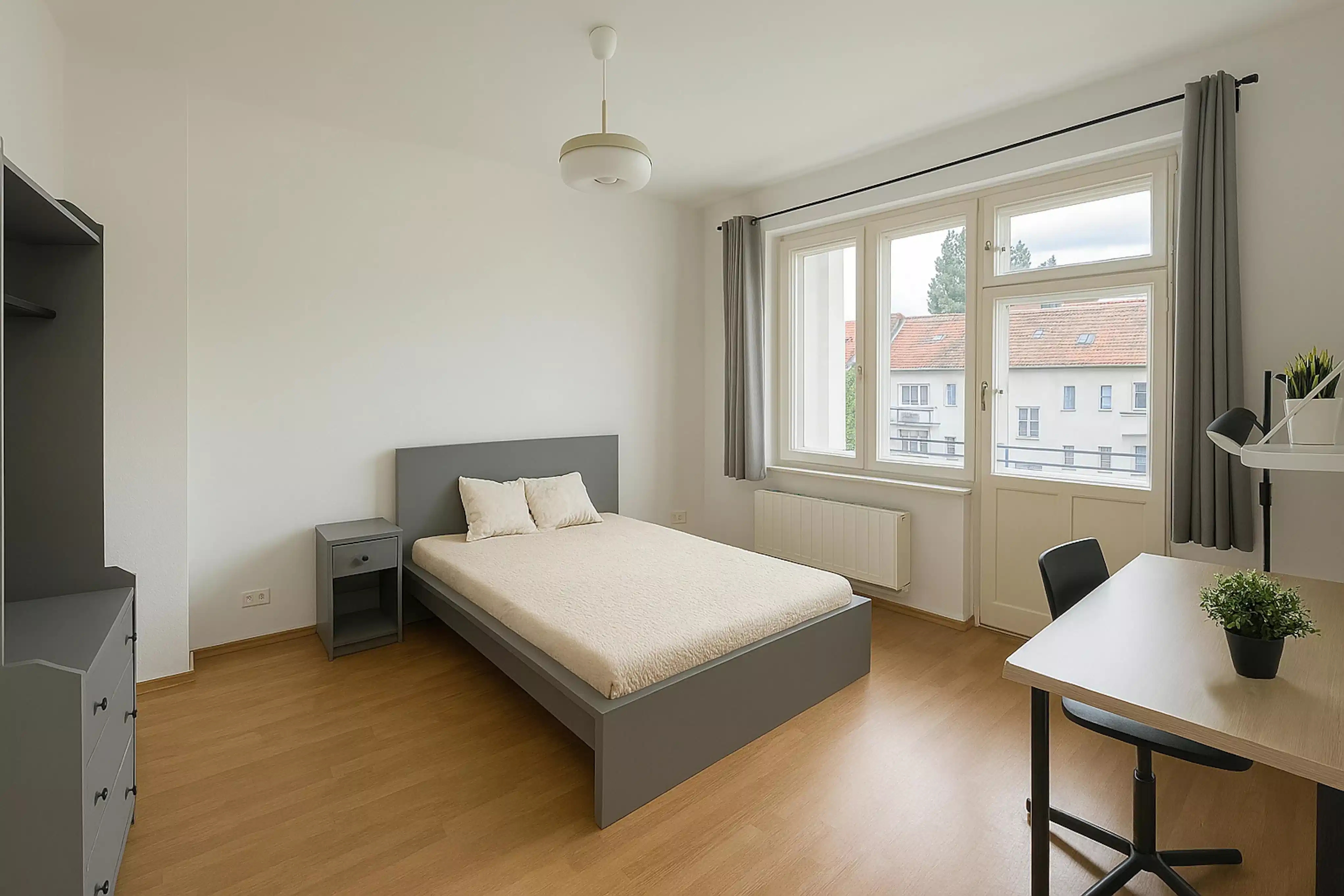 Room In a 3 Bed 1 Bath (#L42.31.2.)