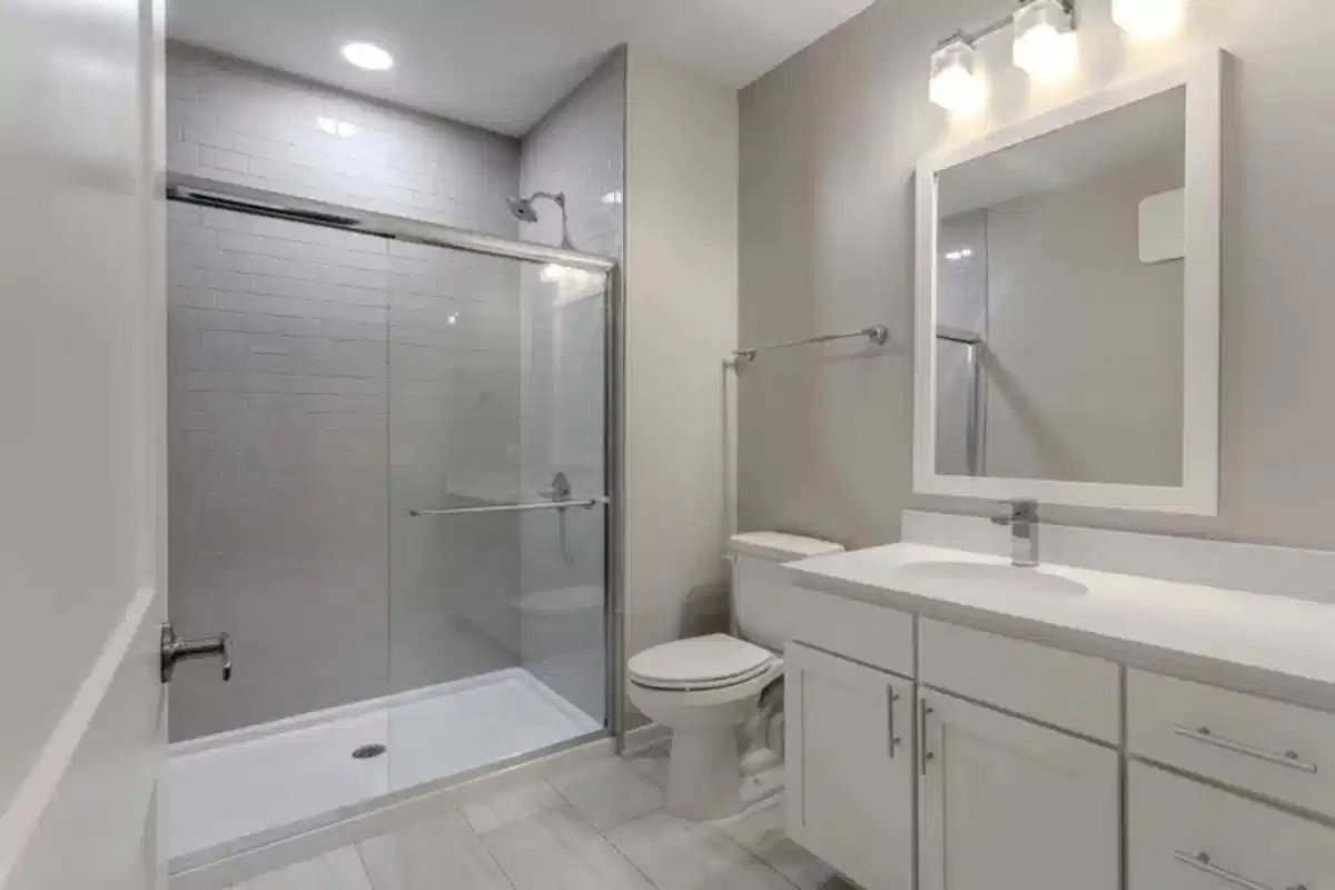 The Sutton, Columbus - Columbus, Ohio, United States - Bathroom