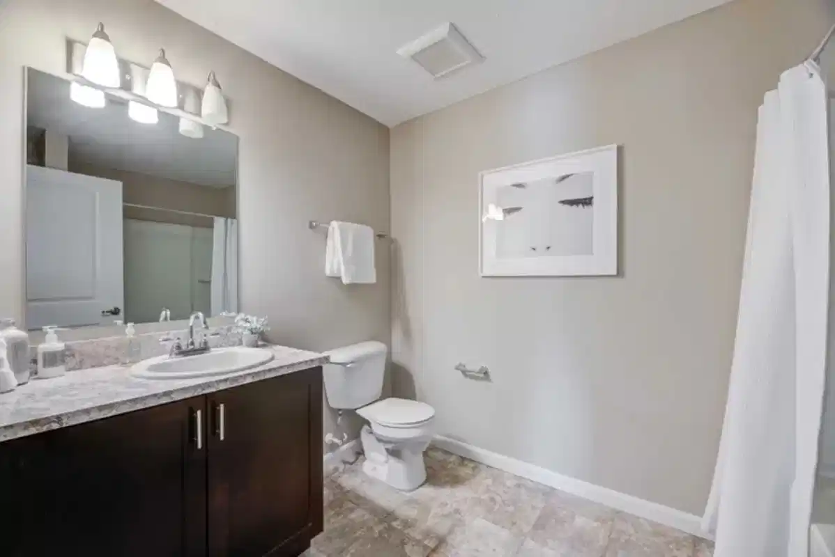 The Stratton, Columbus - Columbus, Ohio, United States - Bathroom
