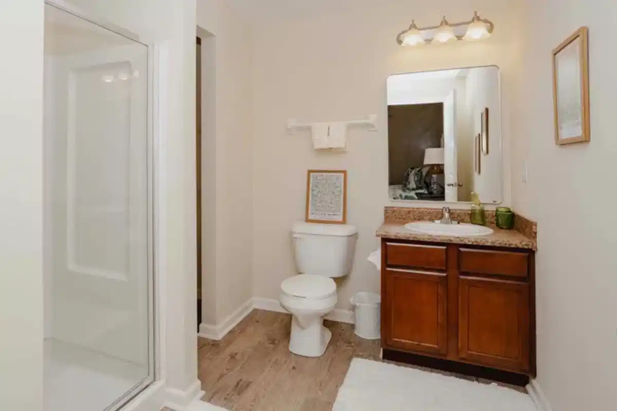 Woods at Perry Lane, Westerville - Westerville, Ohio, United States - Bathroom