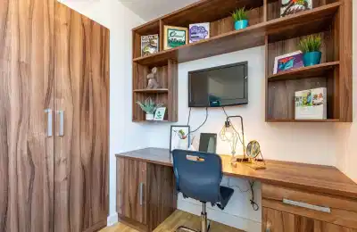 Common Area?w=400&h=260&fit=crop&q=40&auto=format&trim=auto