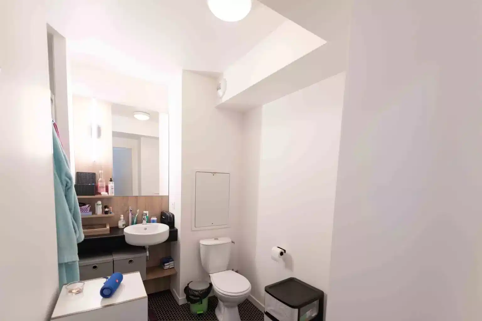 Common Area?w=400&h=260&fit=crop&q=40&auto=format&trim=auto