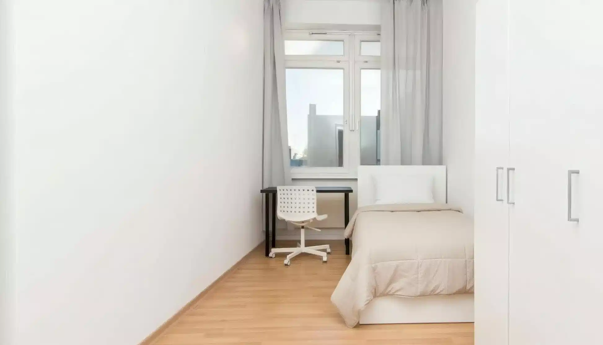 Room In 4 Bed 1 Bath (#B32.4.) - Kitchen?w=400&h=260&fit=crop&q=40&auto=format&trim=auto