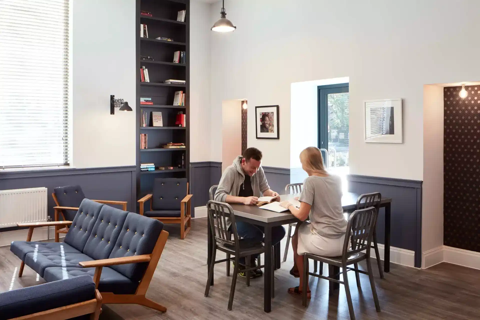 Common Area?w=400&h=260&fit=crop&q=40&auto=format&trim=auto