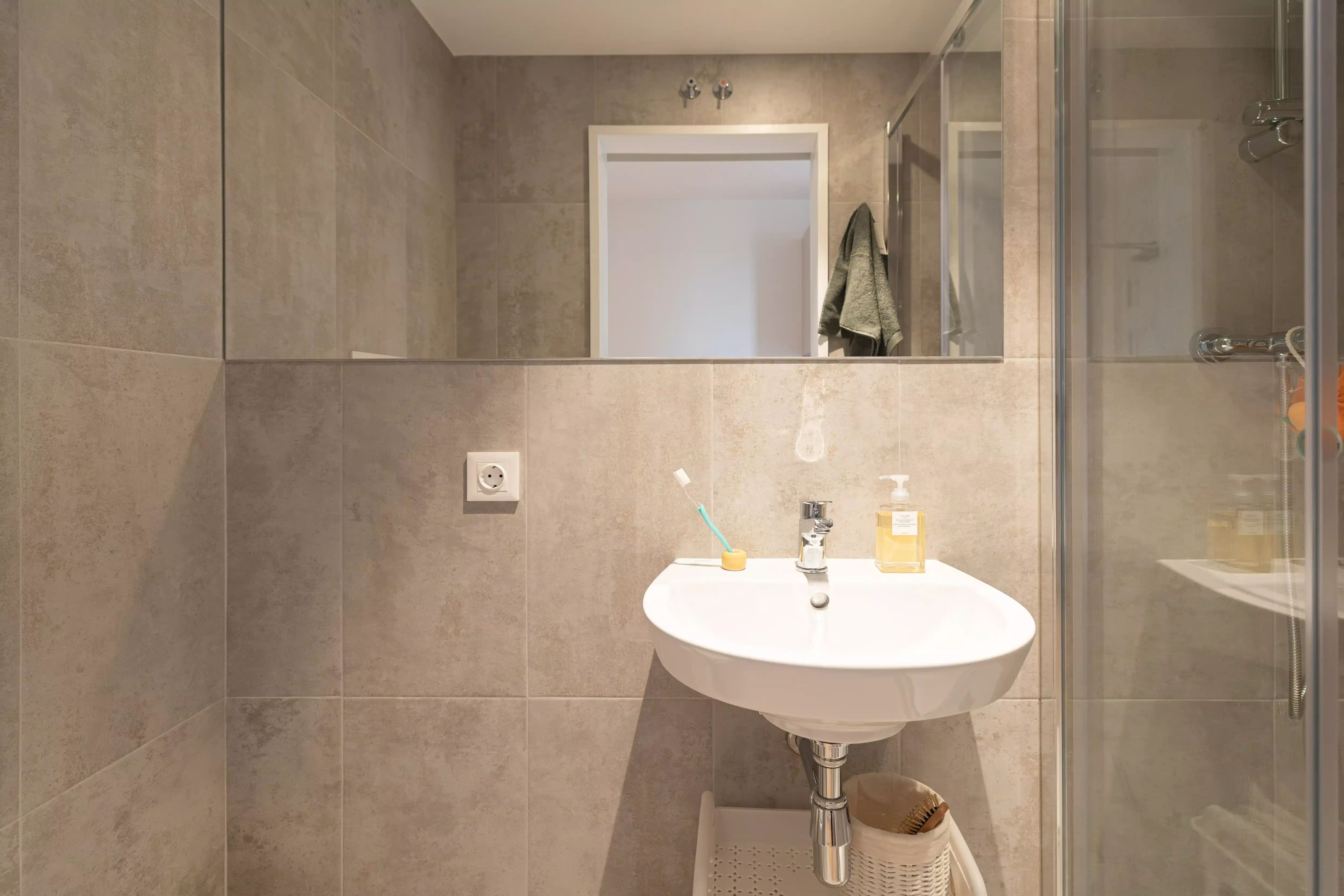 Amenities?w=400&h=260&fit=crop&q=40&auto=format&trim=auto