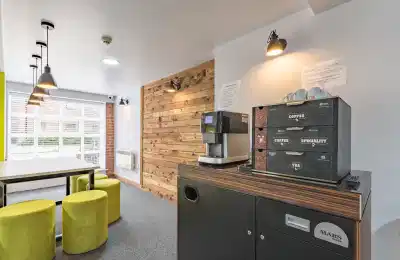 Royal Park Flats, Leeds - Leeds, England, United Kingdom - Amenities