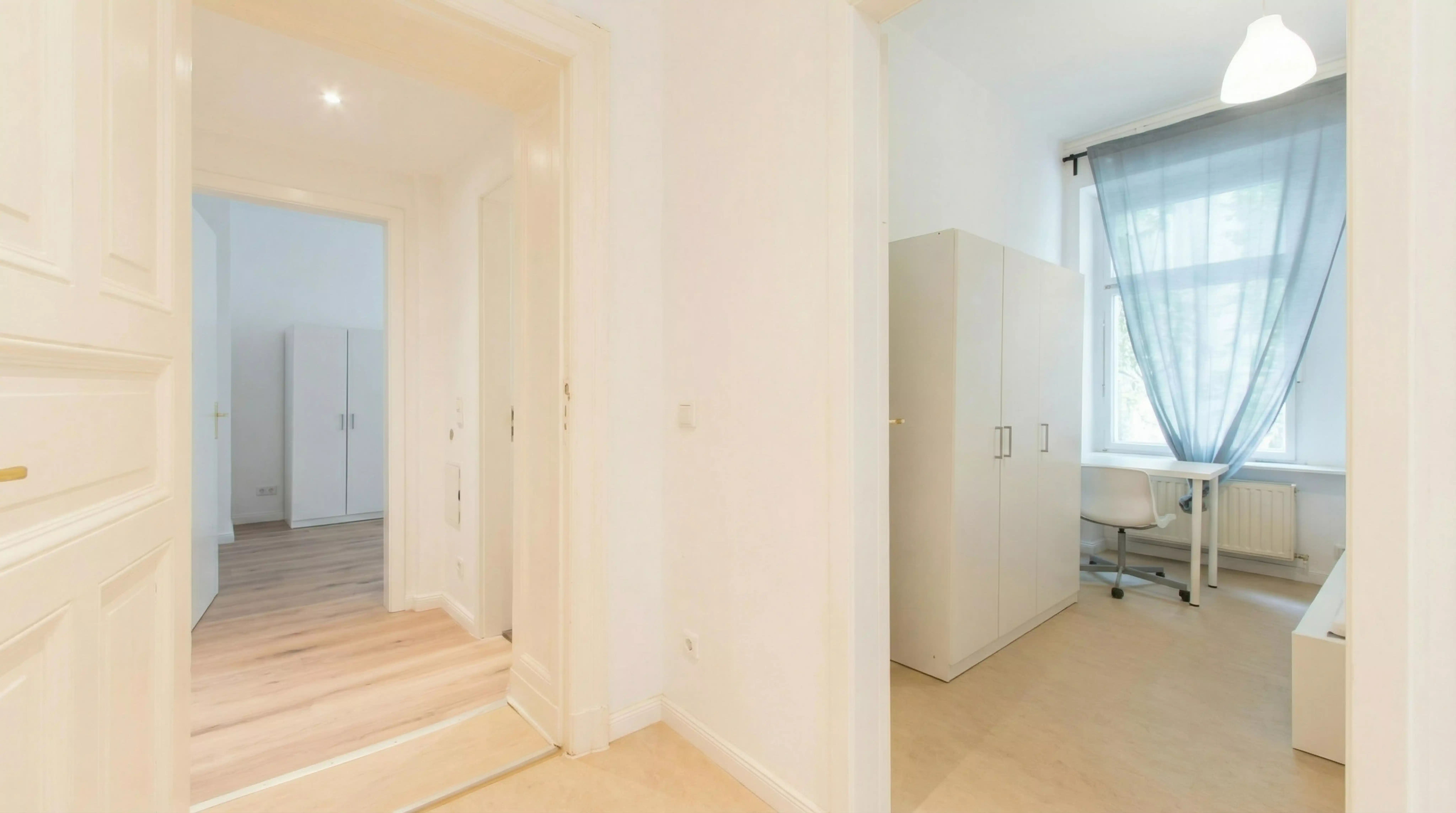 Room in a 5 Bed 1 Bath - Bathroom?w=400&h=260&fit=crop&q=40&auto=format&trim=auto