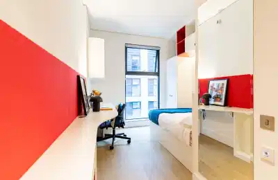 Common Area?w=400&h=260&fit=crop&q=40&auto=format&trim=auto