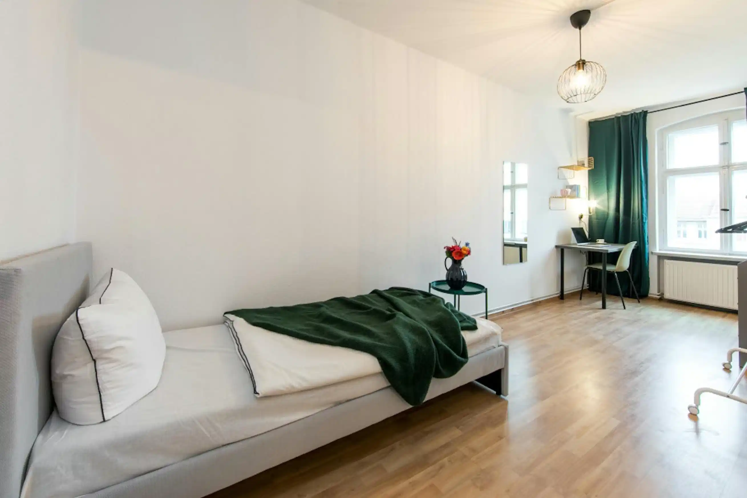 RM GreifswalderStraße 227, Room In a 5 Bed 1 Bath (#GRW51.1.)
