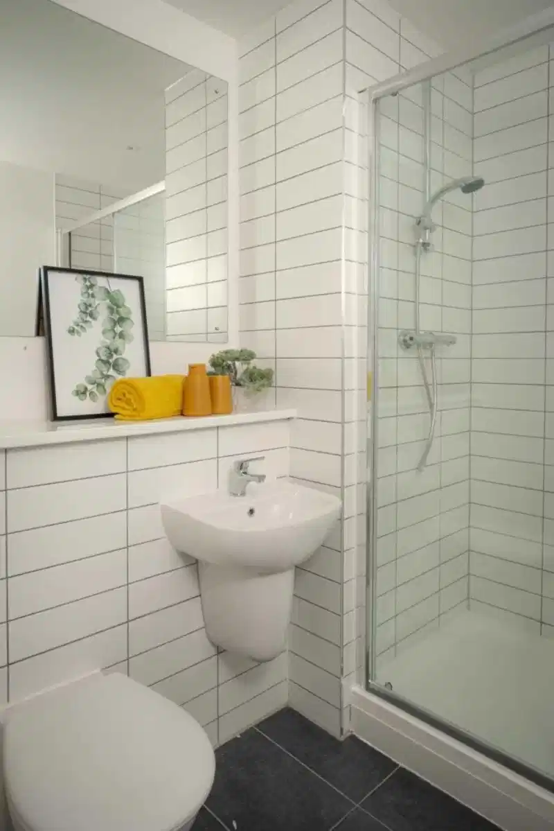 Vantage Point Bryan House, Wigan - Liverpool, England, United Kingdom - 1 Bedroom House - Bathroom