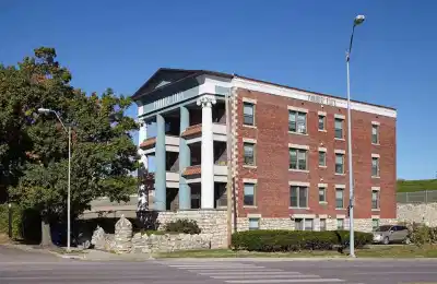 Paradise Flats, Kansas City - Kansas City, Kansas, United States - Exterior