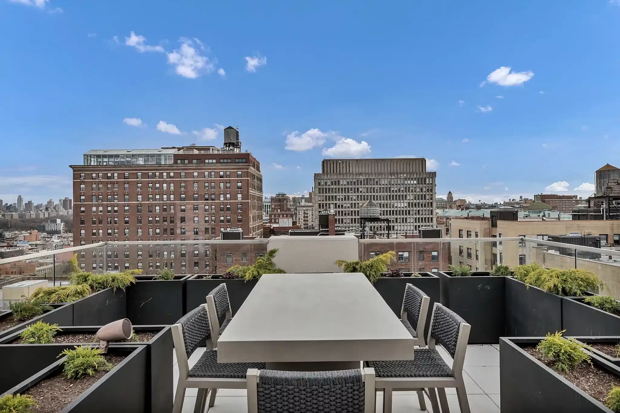 Monarch Heights, New York - New York City, New York, United States - Exterior