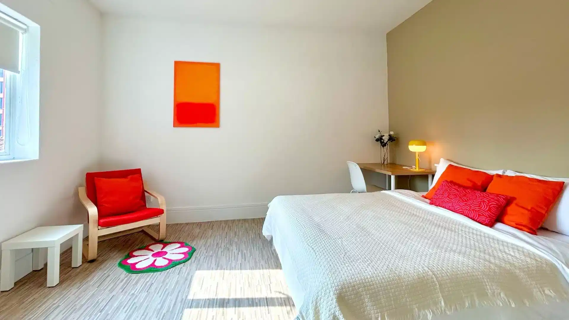 Amenities?w=400&h=260&fit=crop&q=40&auto=format&trim=auto