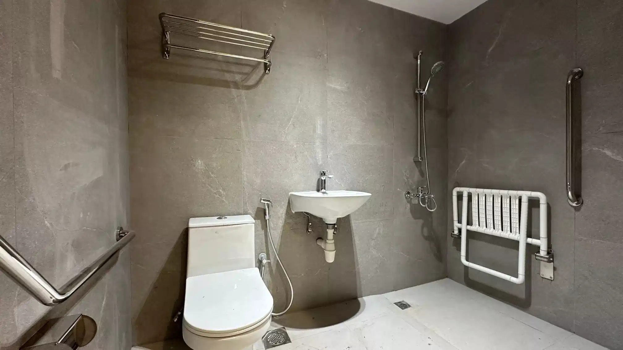 Amenities?w=400&h=260&fit=crop&q=40&auto=format&trim=auto