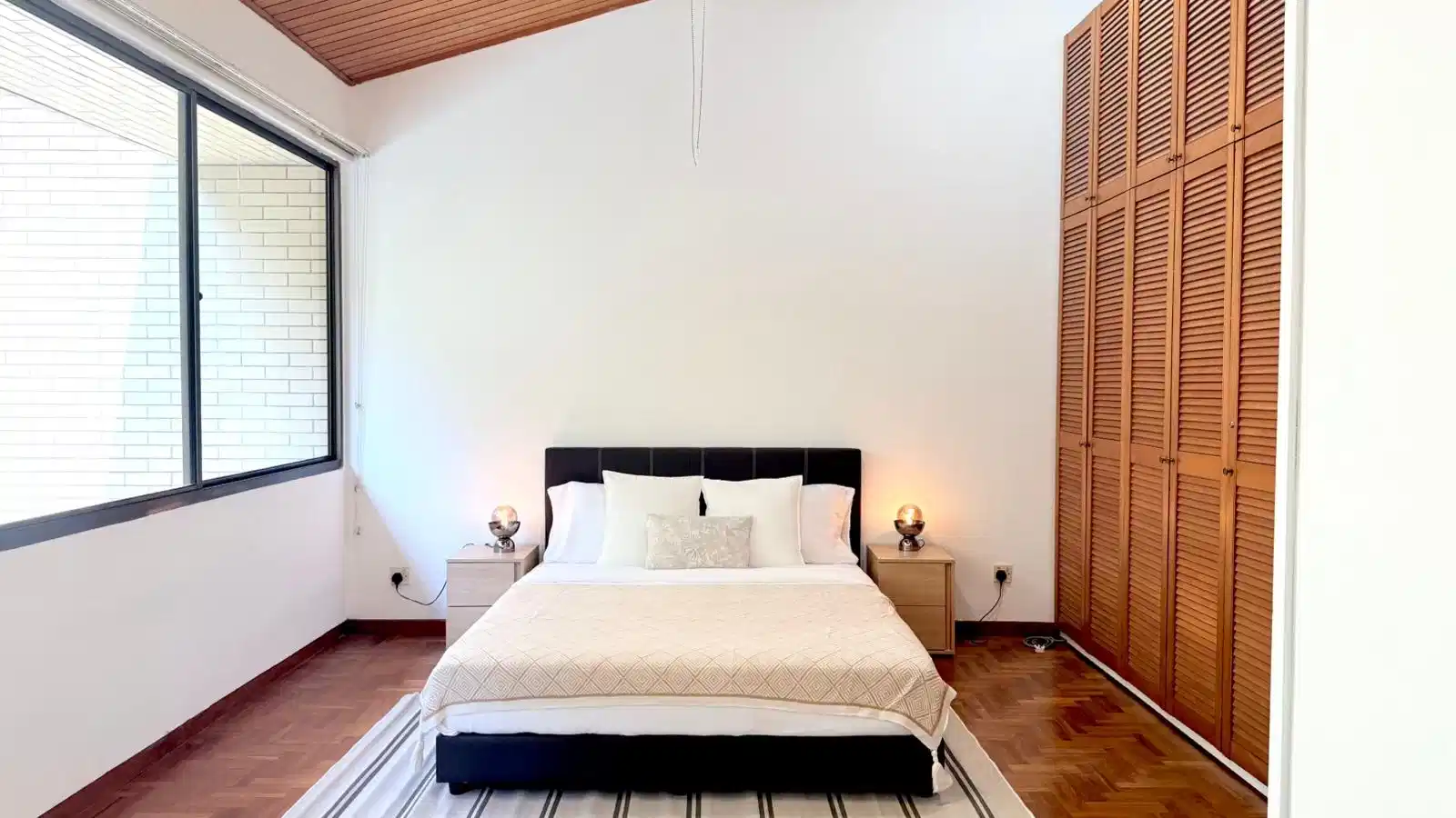 Amenities?w=400&h=260&fit=crop&q=40&auto=format&trim=auto