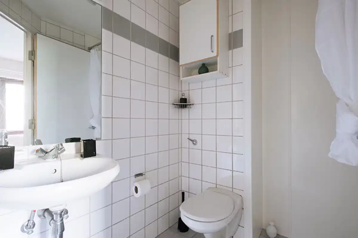 Common Area?w=400&h=260&fit=crop&q=40&auto=format&trim=auto