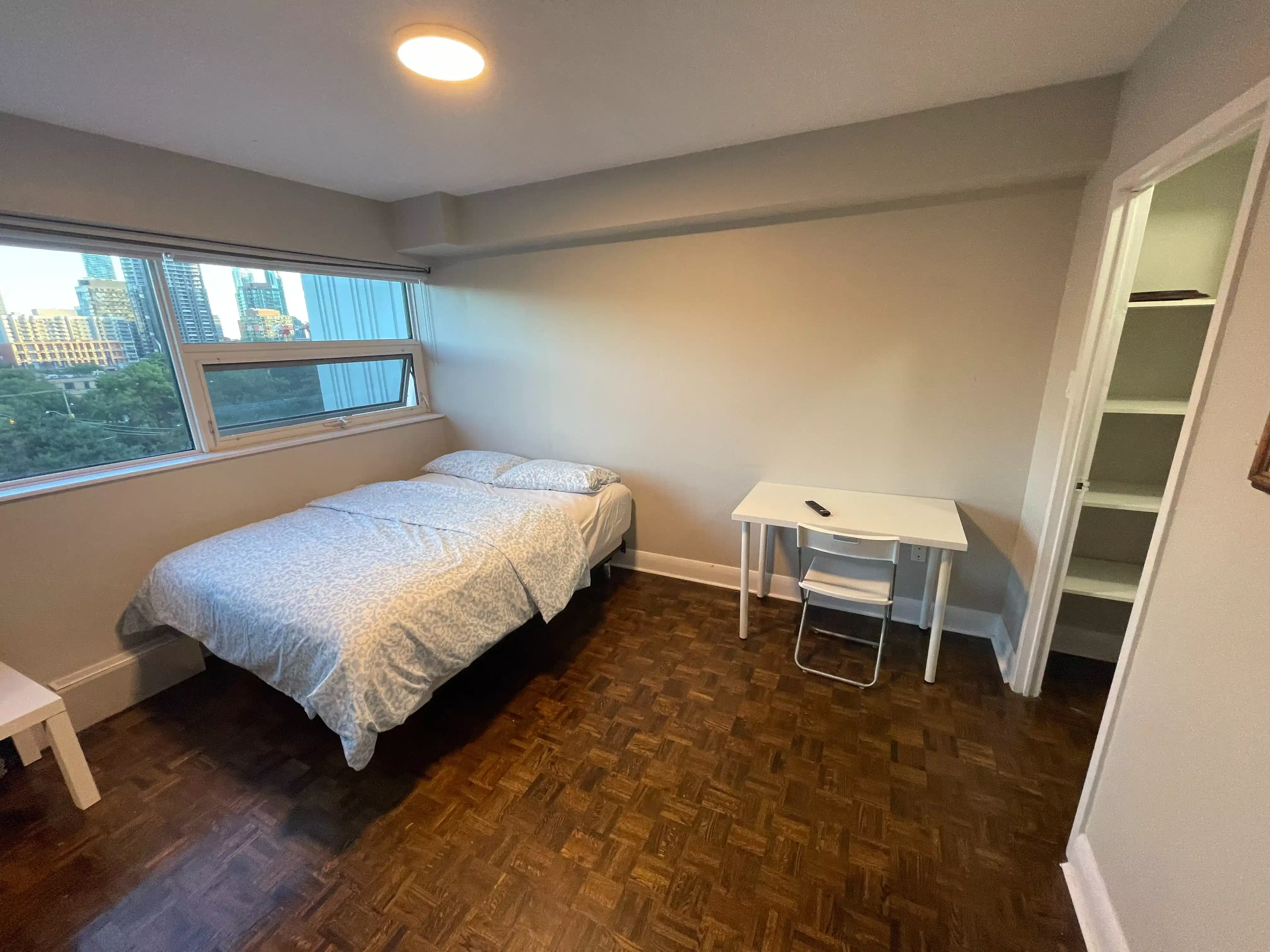 Gold Room - Bedroom?w=400&h=260&fit=crop&q=40&auto=format&trim=auto