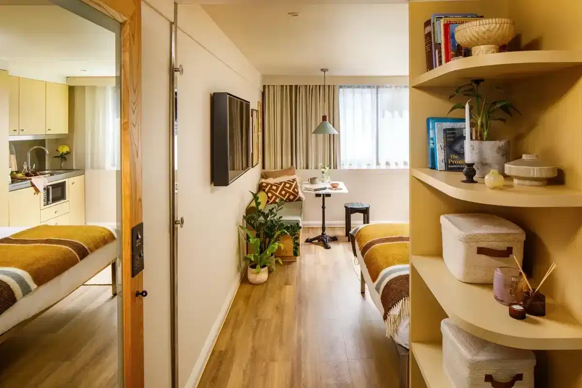 Amenities?w=400&h=260&fit=crop&q=40&auto=format&trim=auto