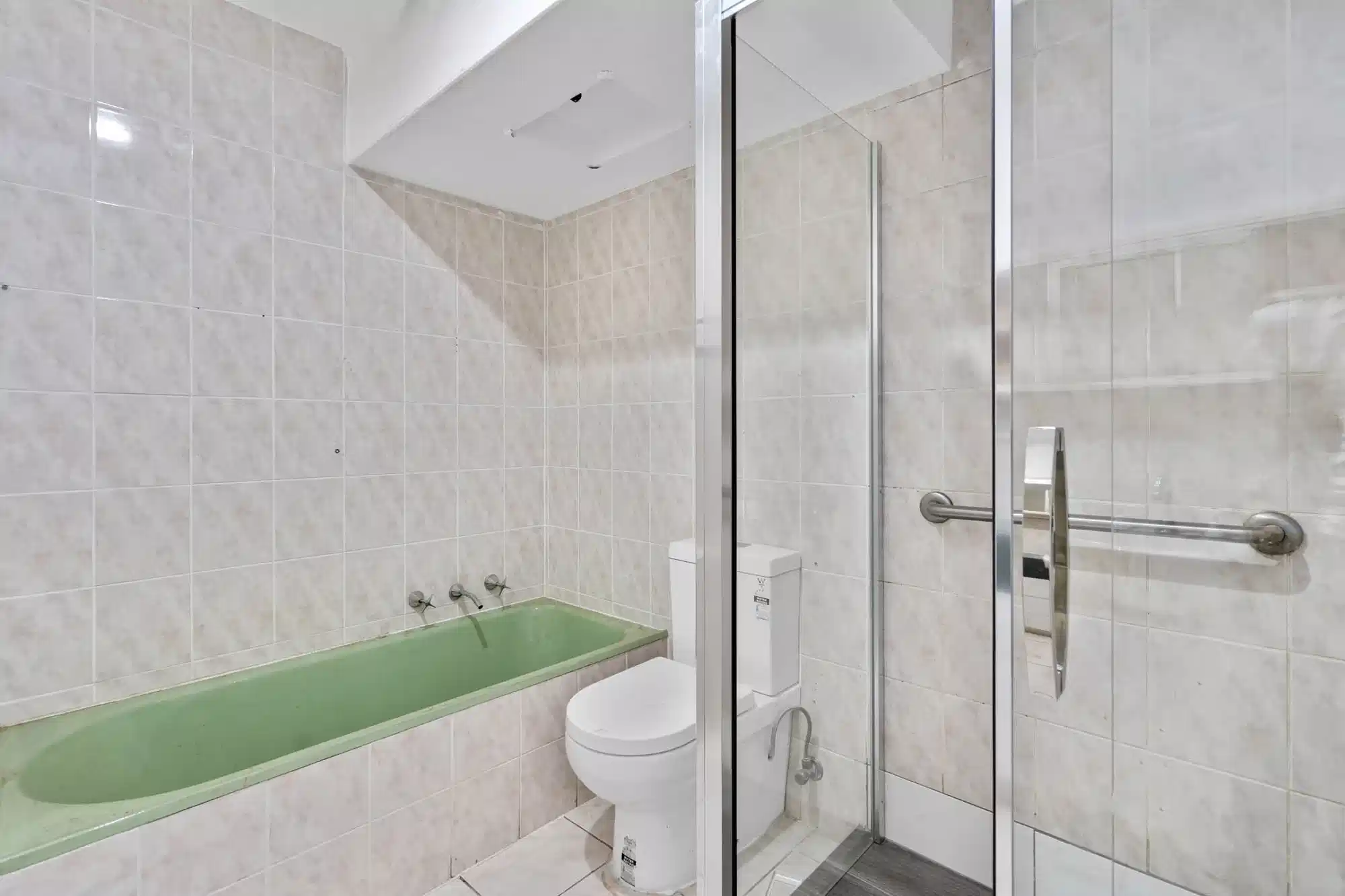 Rooming Houses, 6 Archibald Street, Box Hill, Melbourne - Melbourne, Victoria, Australia - Double Room - Bathroom