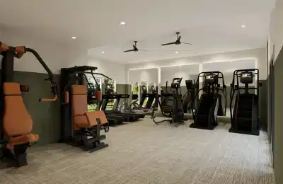 Common Area?w=400&h=260&fit=crop&q=40&auto=format&trim=auto