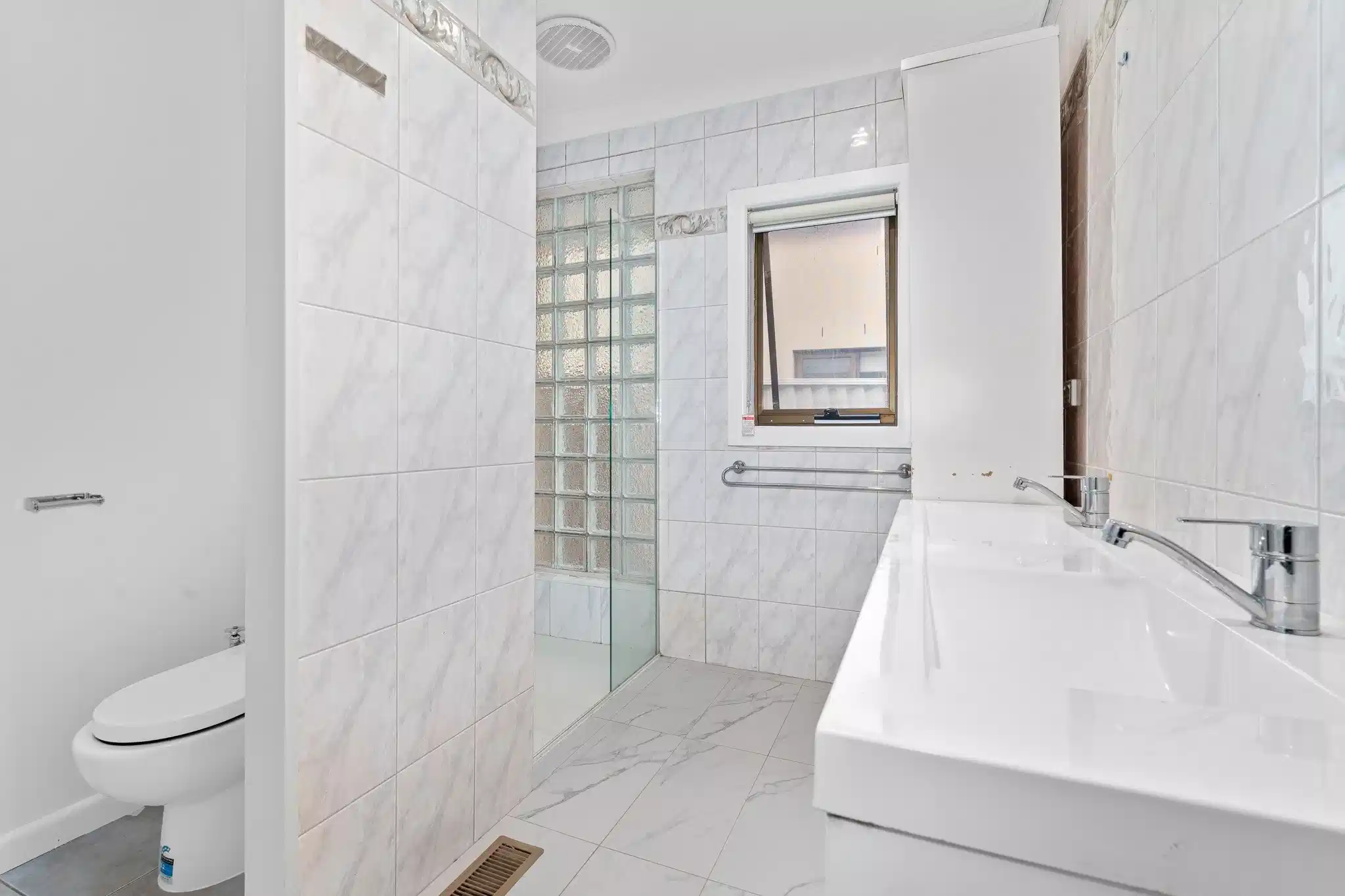 Single Room Ensuite - Kitchen?w=400&h=260&fit=crop&q=40&auto=format&trim=auto