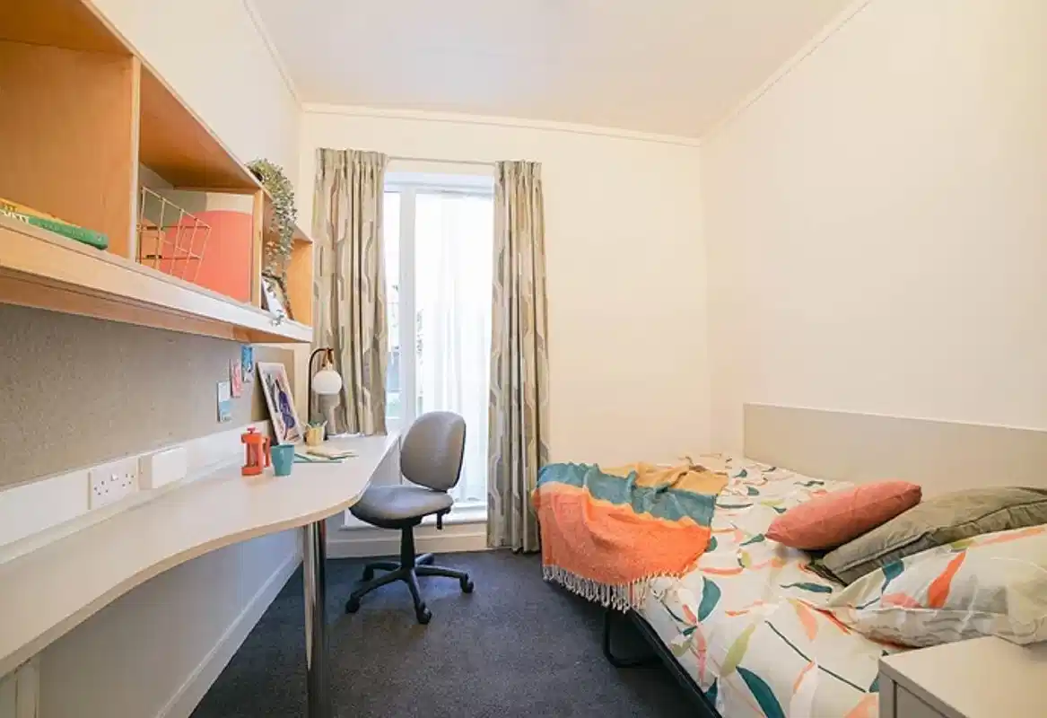 Elm Grove, London - London, England, United Kingdom - Premium Ensuite - Bedroom