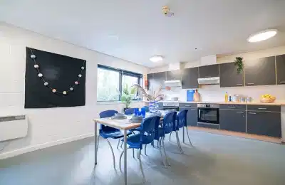 Southlands, London - London, England, United Kingdom - Amenities