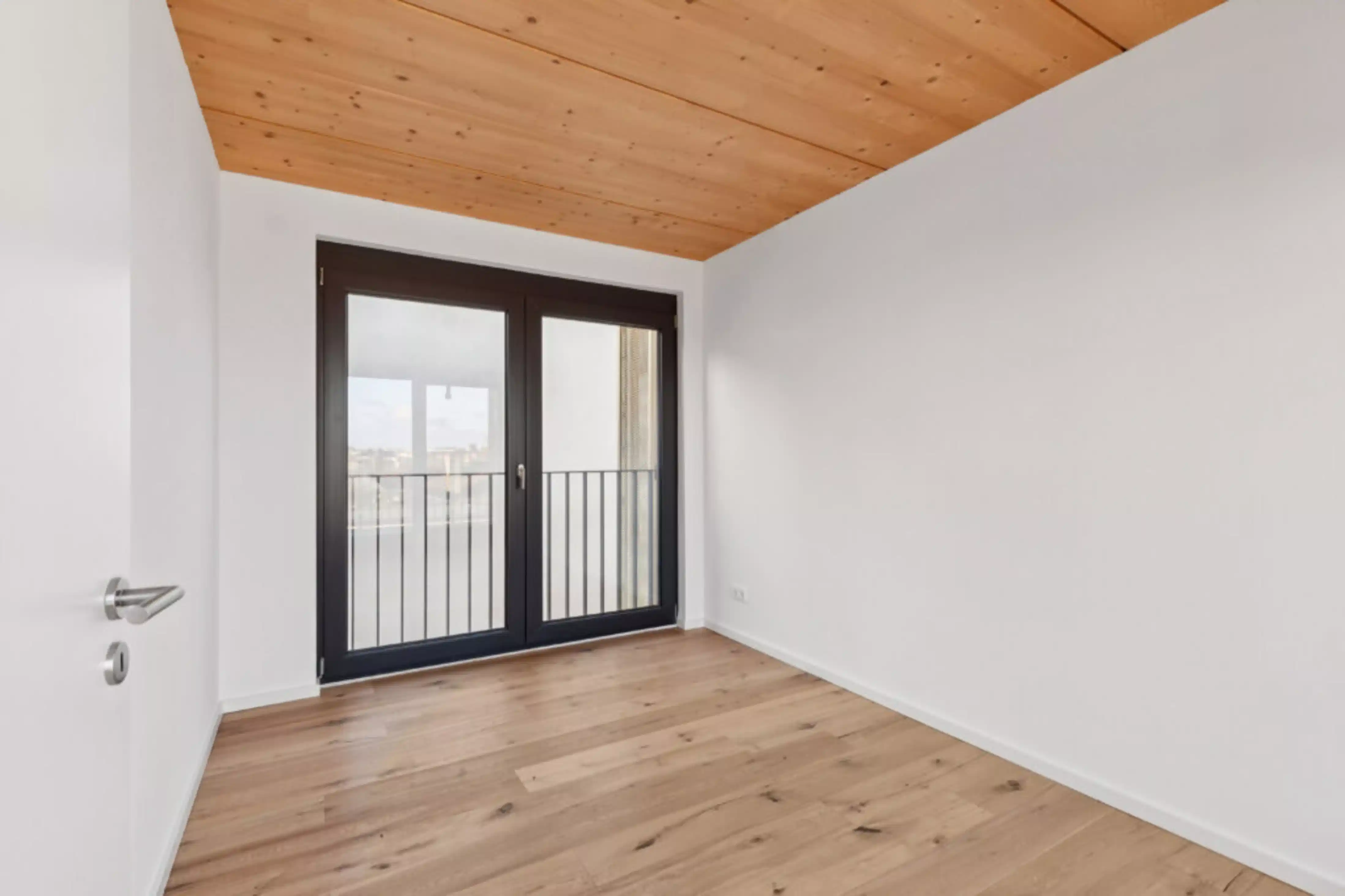 Exterior?w=400&h=260&fit=crop&q=40&auto=format&trim=auto